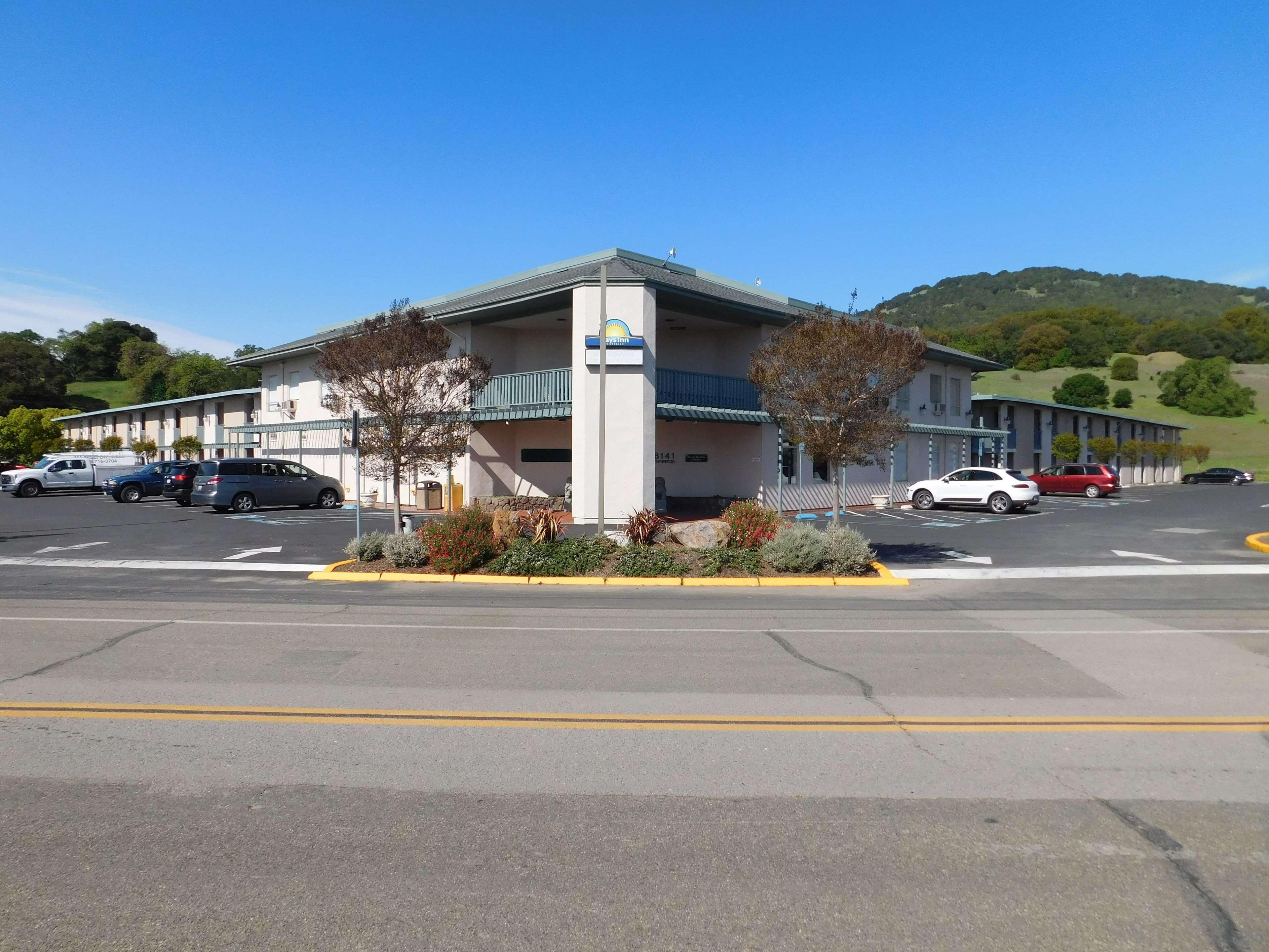 Days Inn By Wyndham Novato/San Francisco Exterior photo