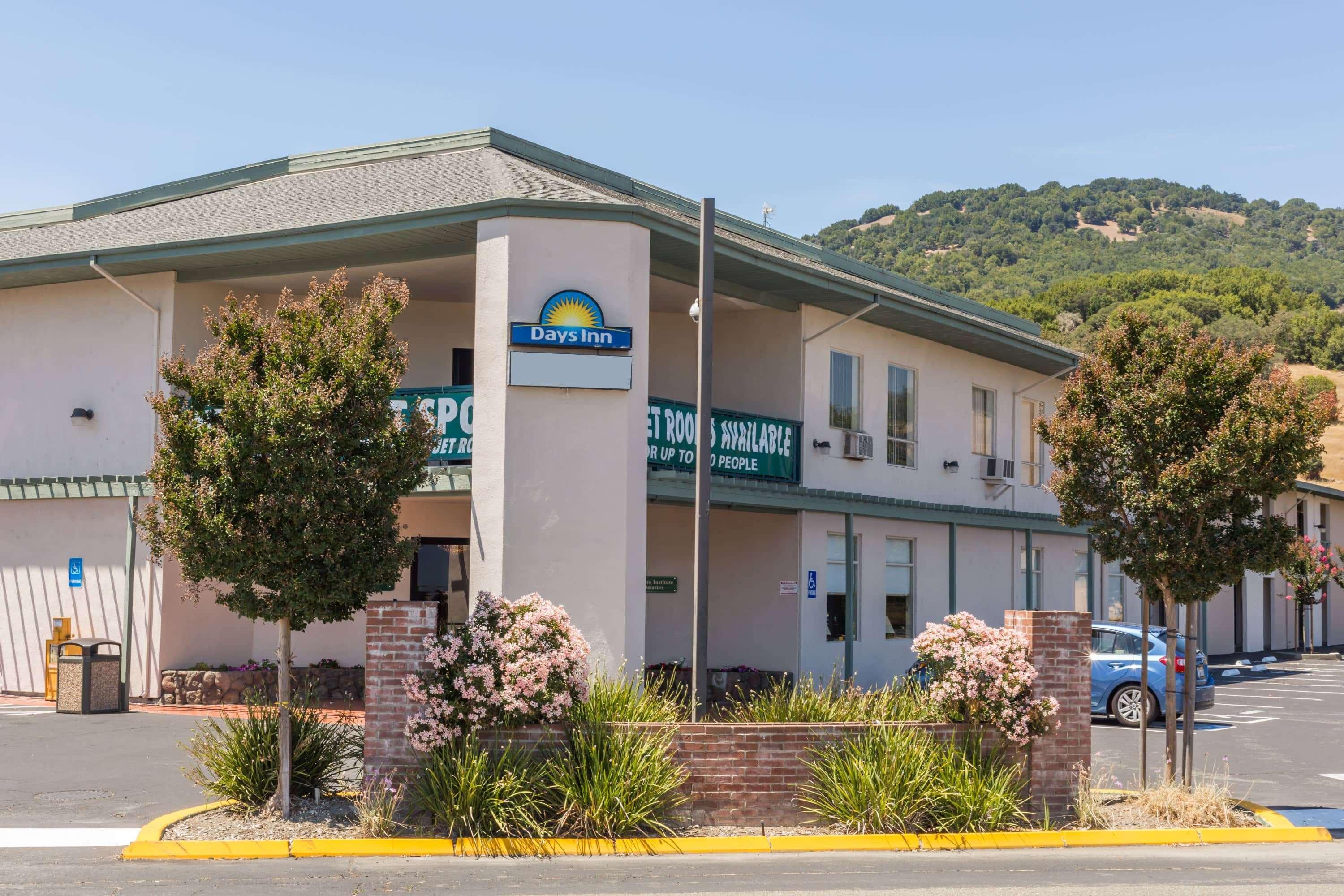 Days Inn By Wyndham Novato/San Francisco Exterior photo