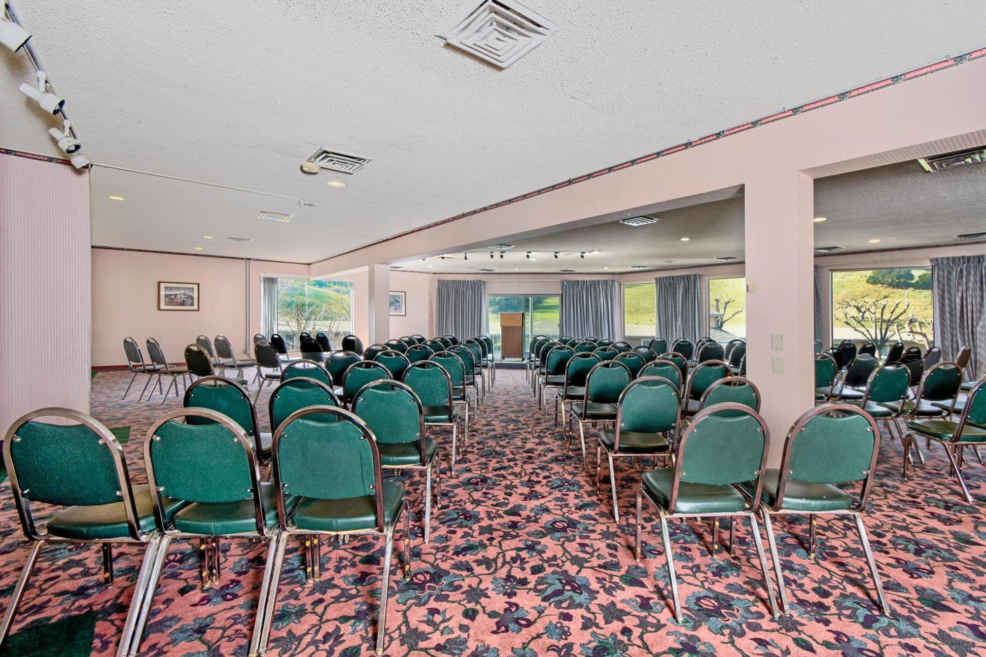 Days Inn By Wyndham Novato/San Francisco Exterior photo