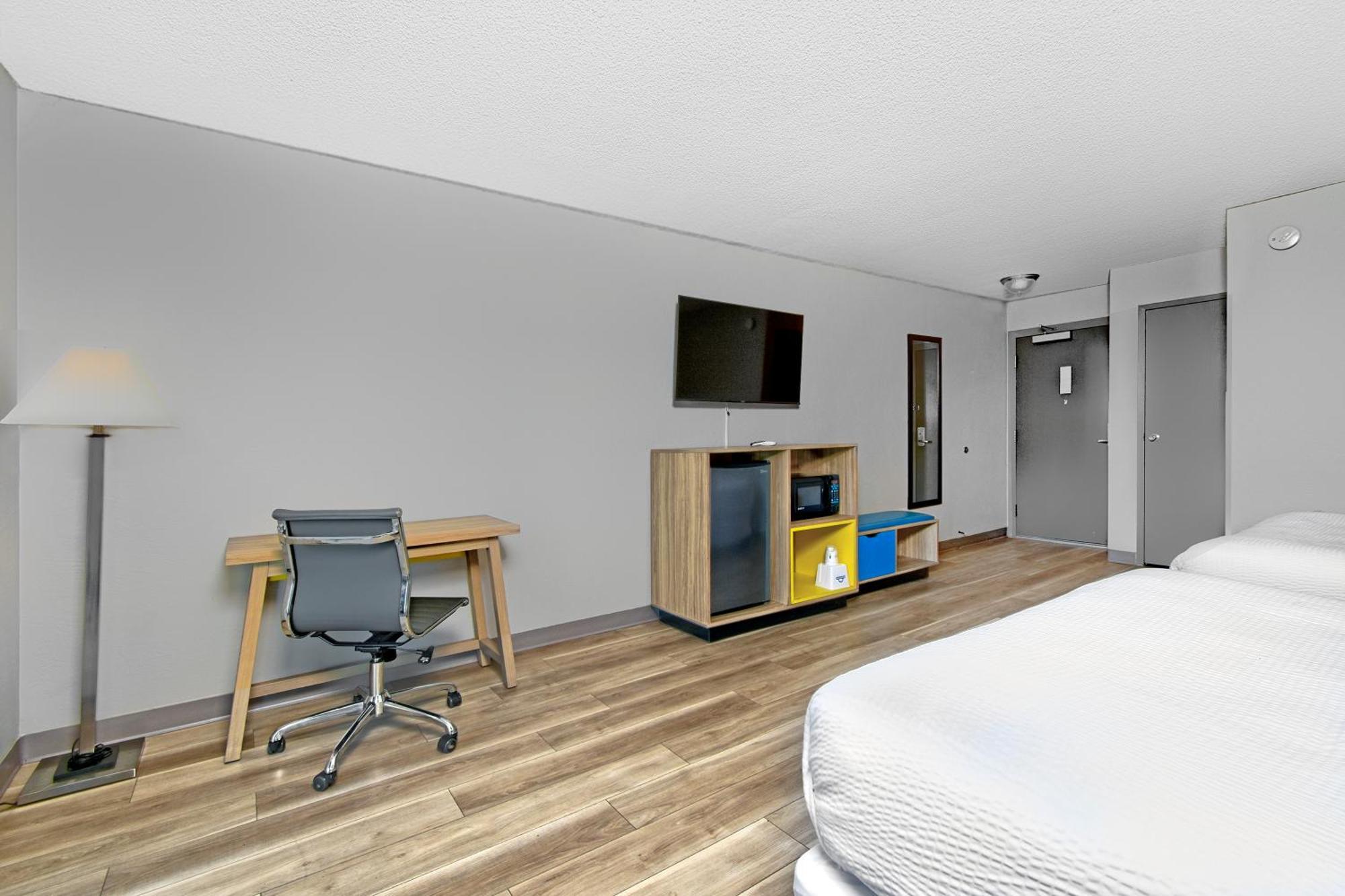 Days Inn By Wyndham Novato/San Francisco Exterior photo