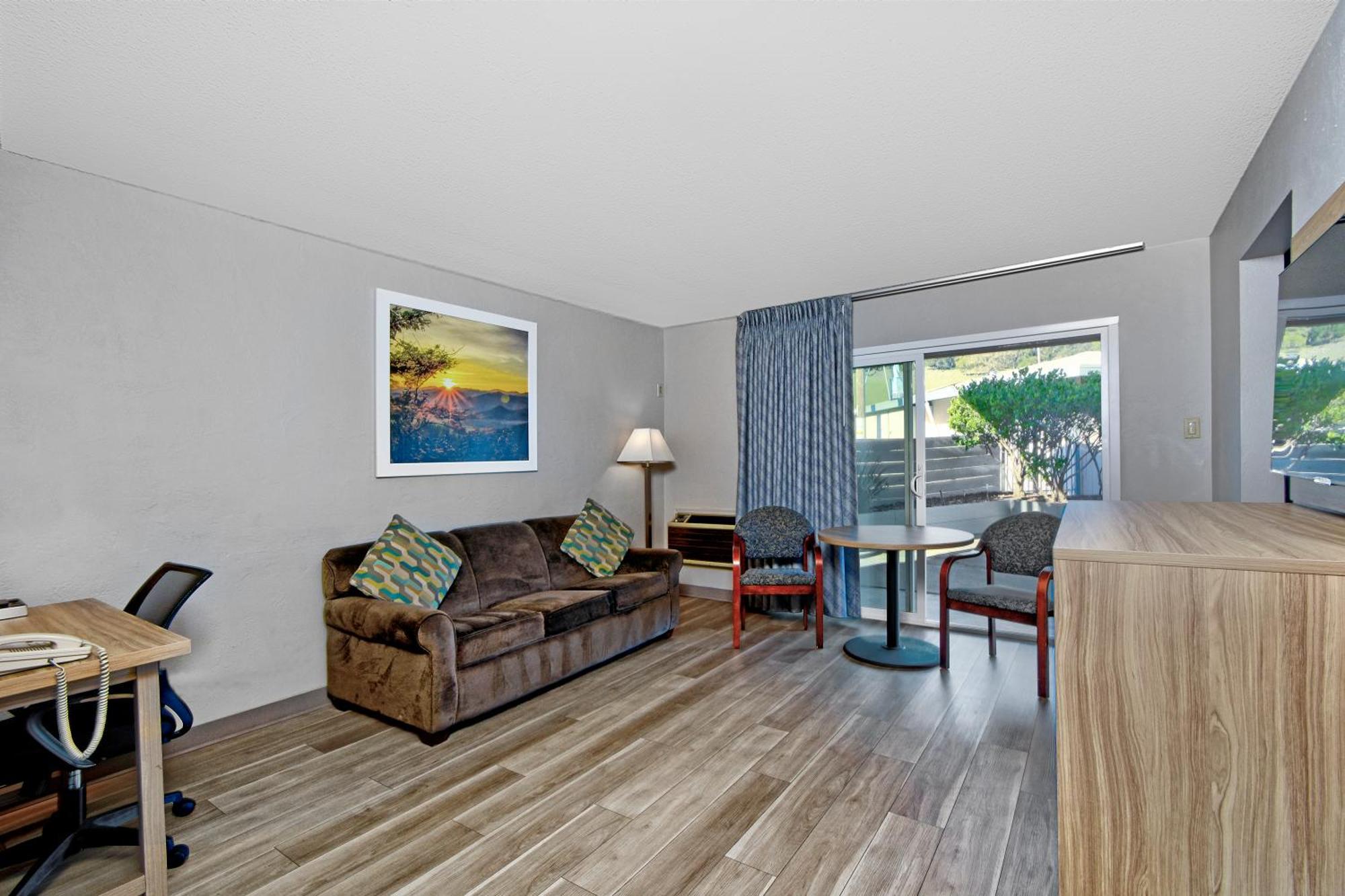 Days Inn By Wyndham Novato/San Francisco Exterior photo