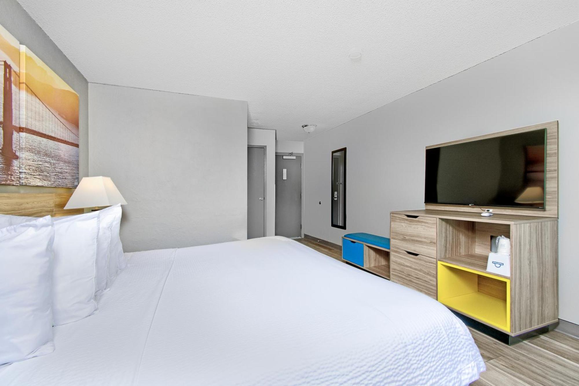 Days Inn By Wyndham Novato/San Francisco Exterior photo