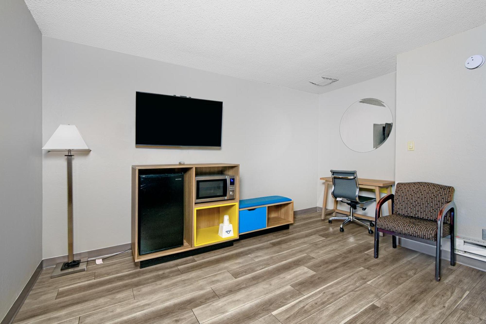 Days Inn By Wyndham Novato/San Francisco Exterior photo