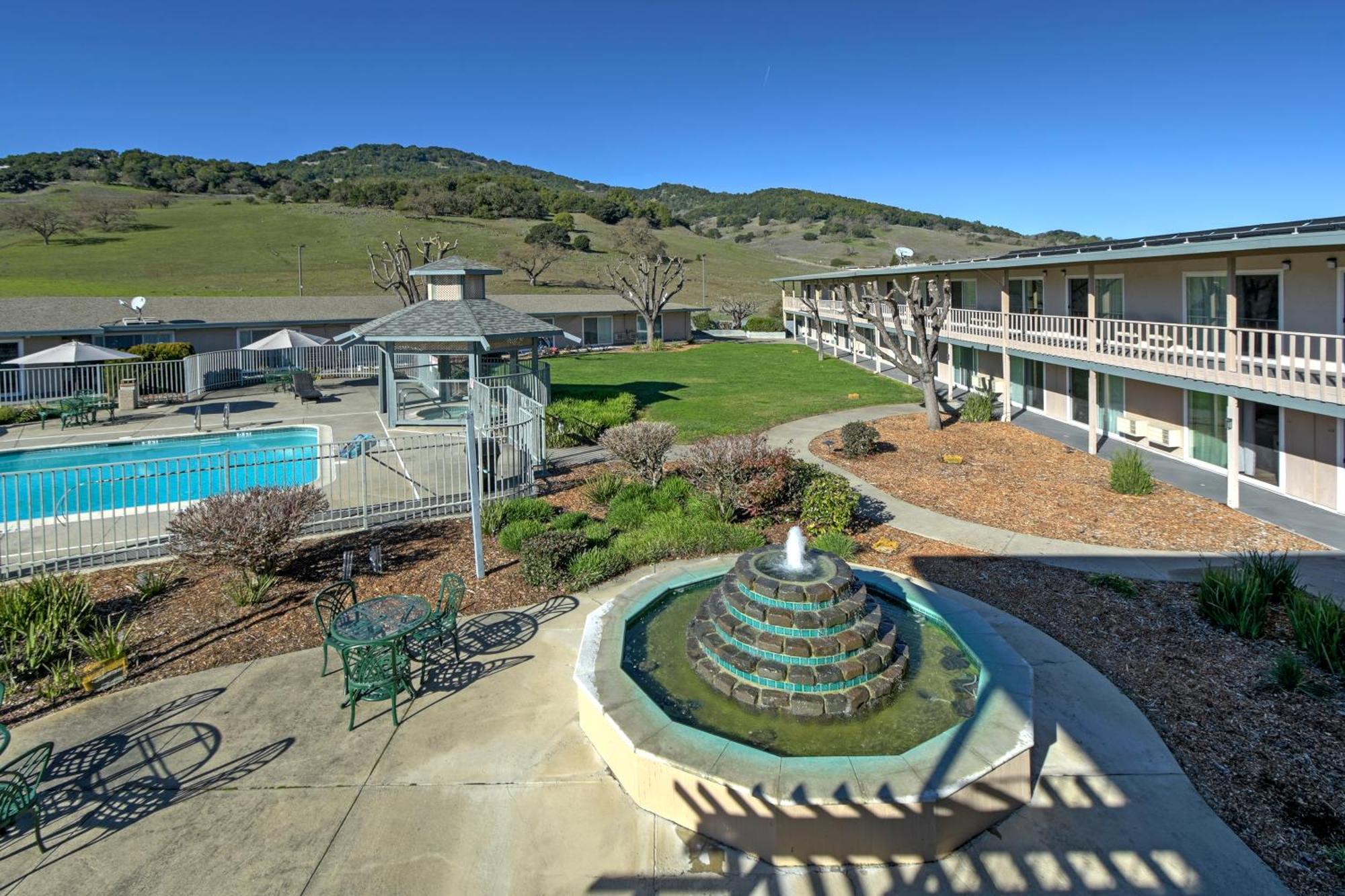 Days Inn By Wyndham Novato/San Francisco Exterior photo