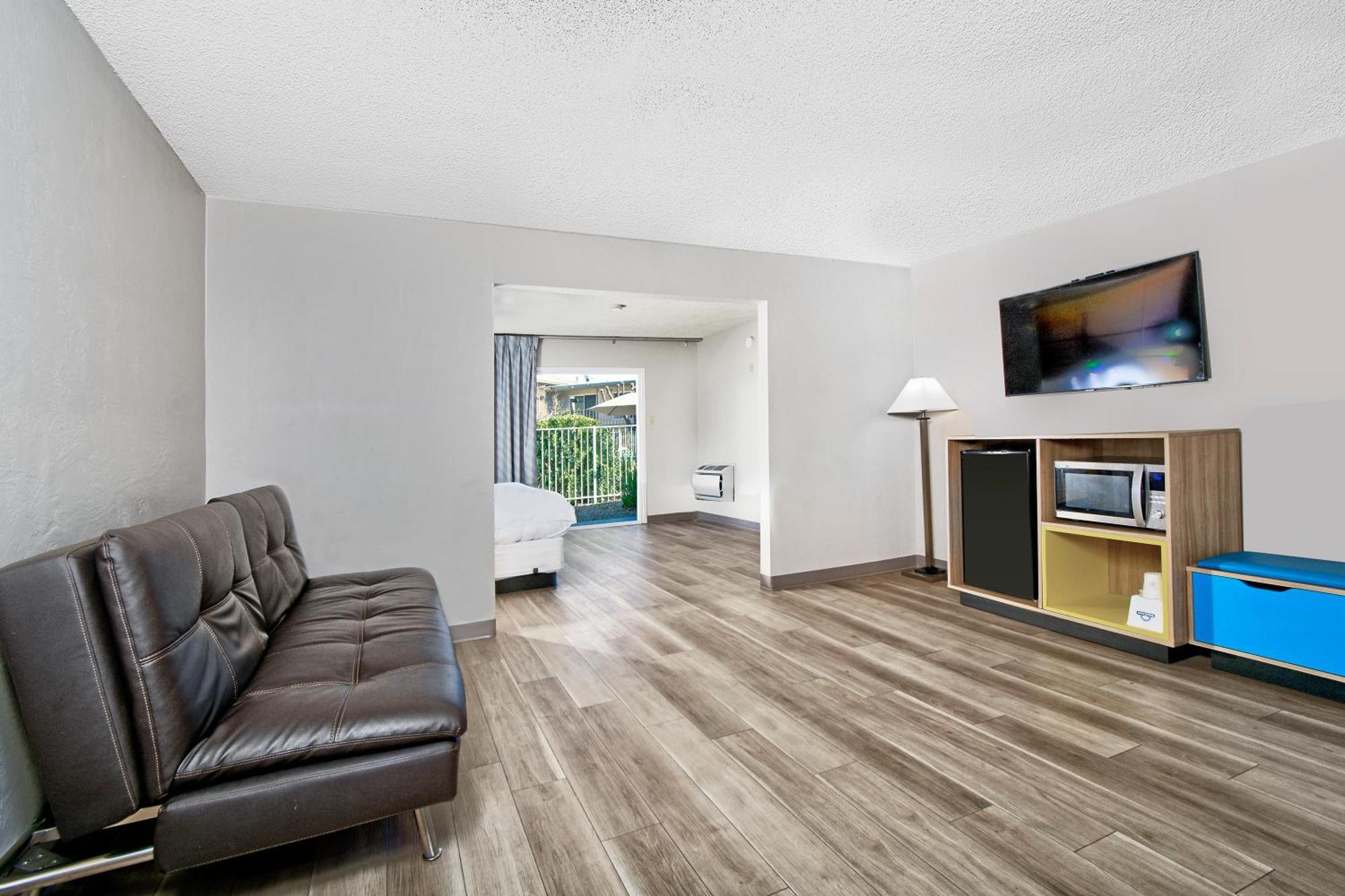 Days Inn By Wyndham Novato/San Francisco Exterior photo